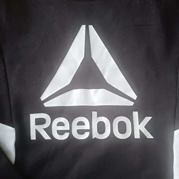 Reebok • Women's Black & White Color Block Logo Crew Sweatshirt, Medium - Picture 5 of 13